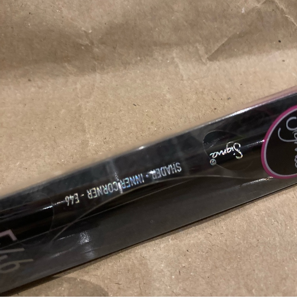 Sigma e46 brush - Picture 3 of 7